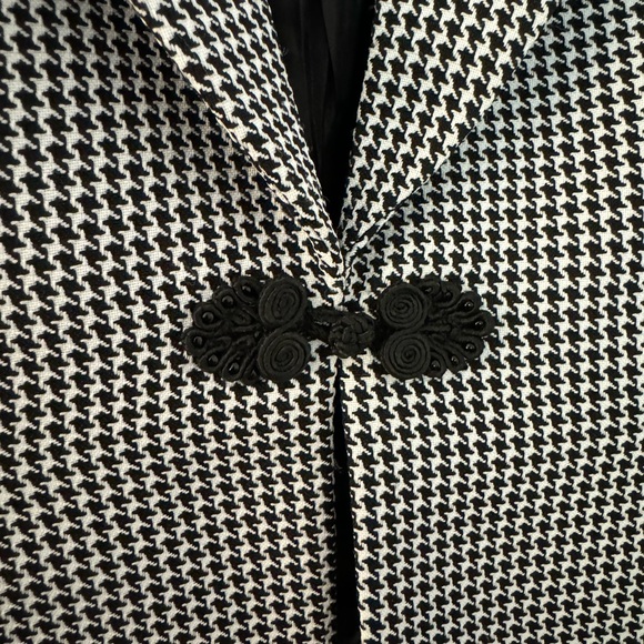 Tahari Houndstooth Blazer Size 4 - Picture 7 of 7